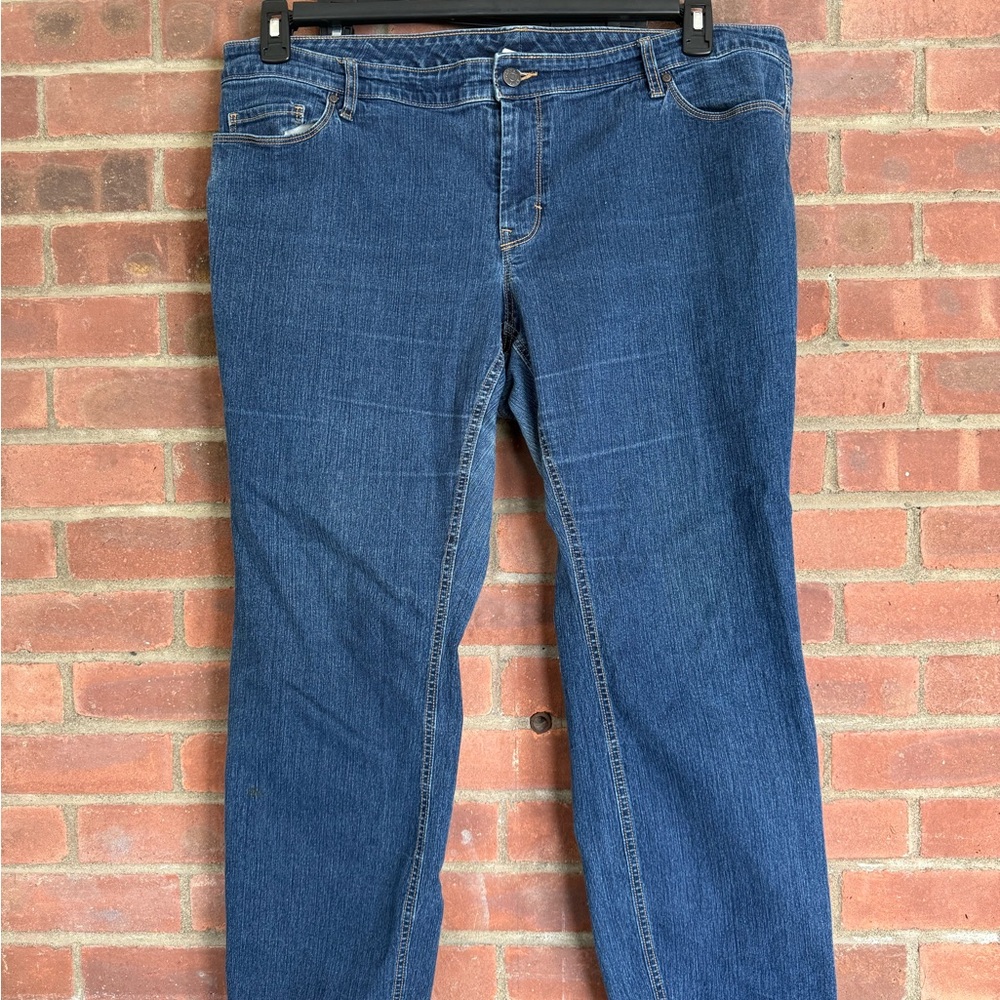 J10 Plus size Old Navy Women's Straight Leg Blue Jeans size 22